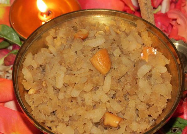 Aval Nivedhyam