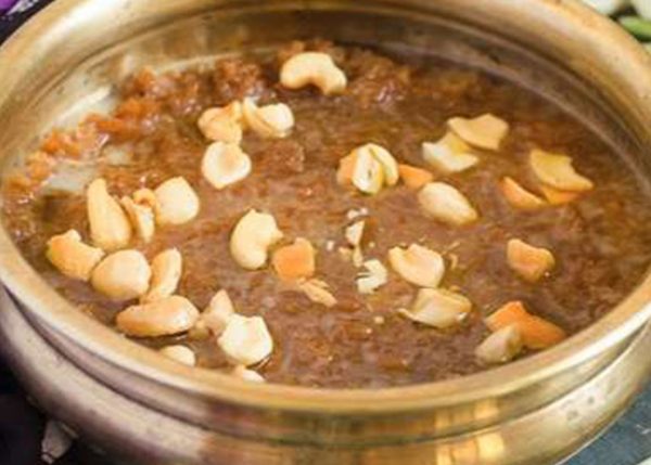 Idichu Pizhinju Payasam (ഇടിച്ചു പിഴിഞ്ഞ് പായസം)